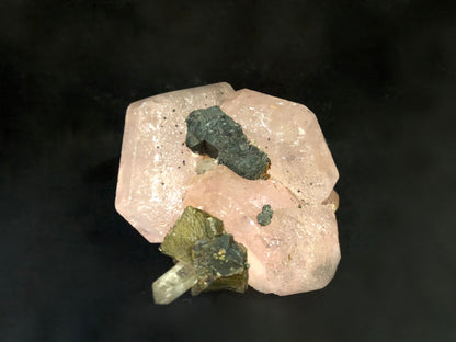 FLUORAPATITE with SIDERITE and QUARTZ