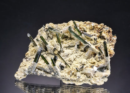 ELBAITE var. Verdelite with MUSCOVITE