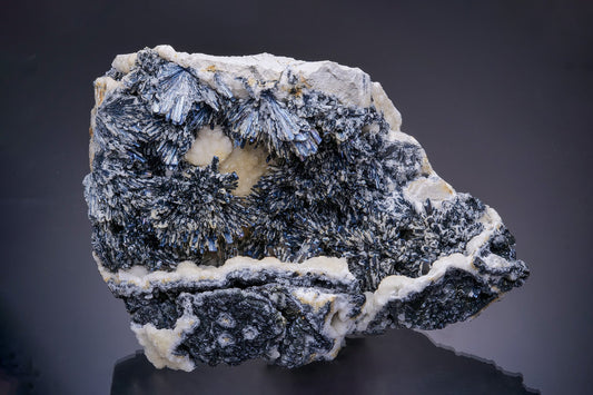 STIBNITE on CALCITE