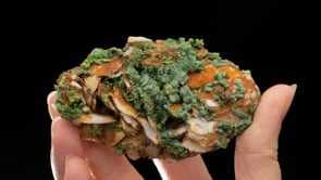 PYROMORPHITE   on BARYTE