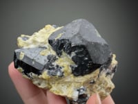 HEMATITE after ILMENITE in LIZARDITE