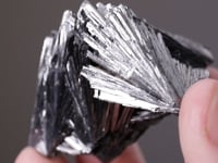 PYROLUSITE