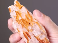 FLUORITE   on BARYTE