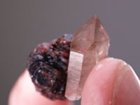 FLUORITE   on QUARTZ
