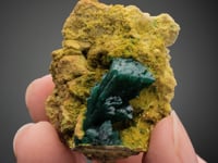 ZINCOLIVENITE   on GARTRELLITE