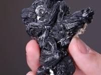 HEMATITE var IRON ROSE