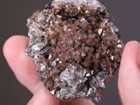 SCHEELITE   on "Zinnwaldite"