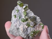 ANDRADITE var DEMANTOID