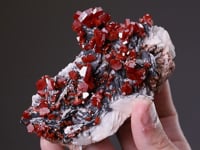 VANADINITE on BARYTE