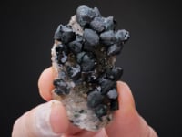 Primary MALACHITE   on QUARTZ