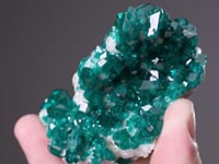 DIOPTASE   on CALCITE