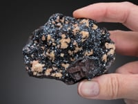 DOLOMITE   on HERMATITE var. Specularite
