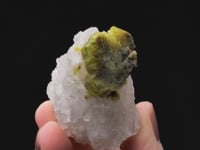 CHRYSOBERYL   on QUARTZ